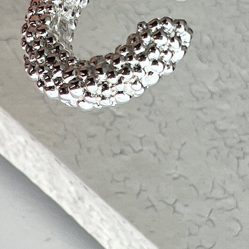 caviar earcuff